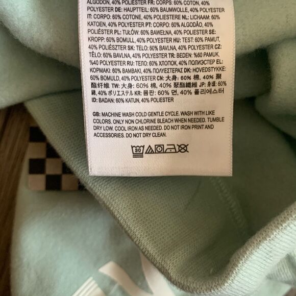 Vans Youth shorts  perfect for summer - Picture 3 of 3